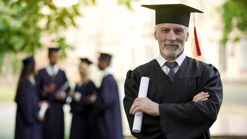 Grandpa’s Graduation: This Man Never Gave up on His Dream | Shutterstock